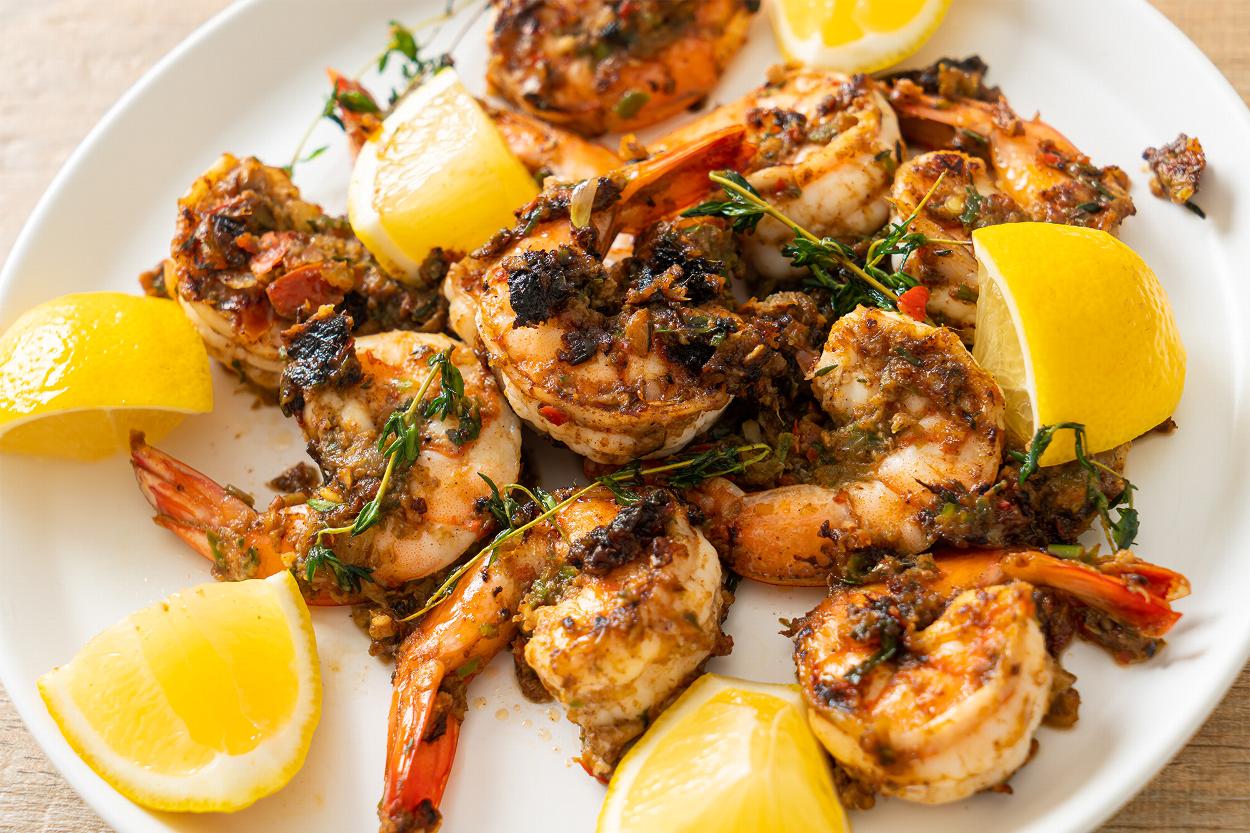 Pan fried prawns with lemon and spices
